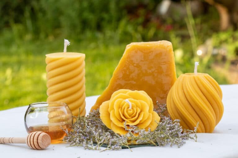 Using beeswax candles is not only non-toxic and harmless, but also reduces the occurrence of air allergies